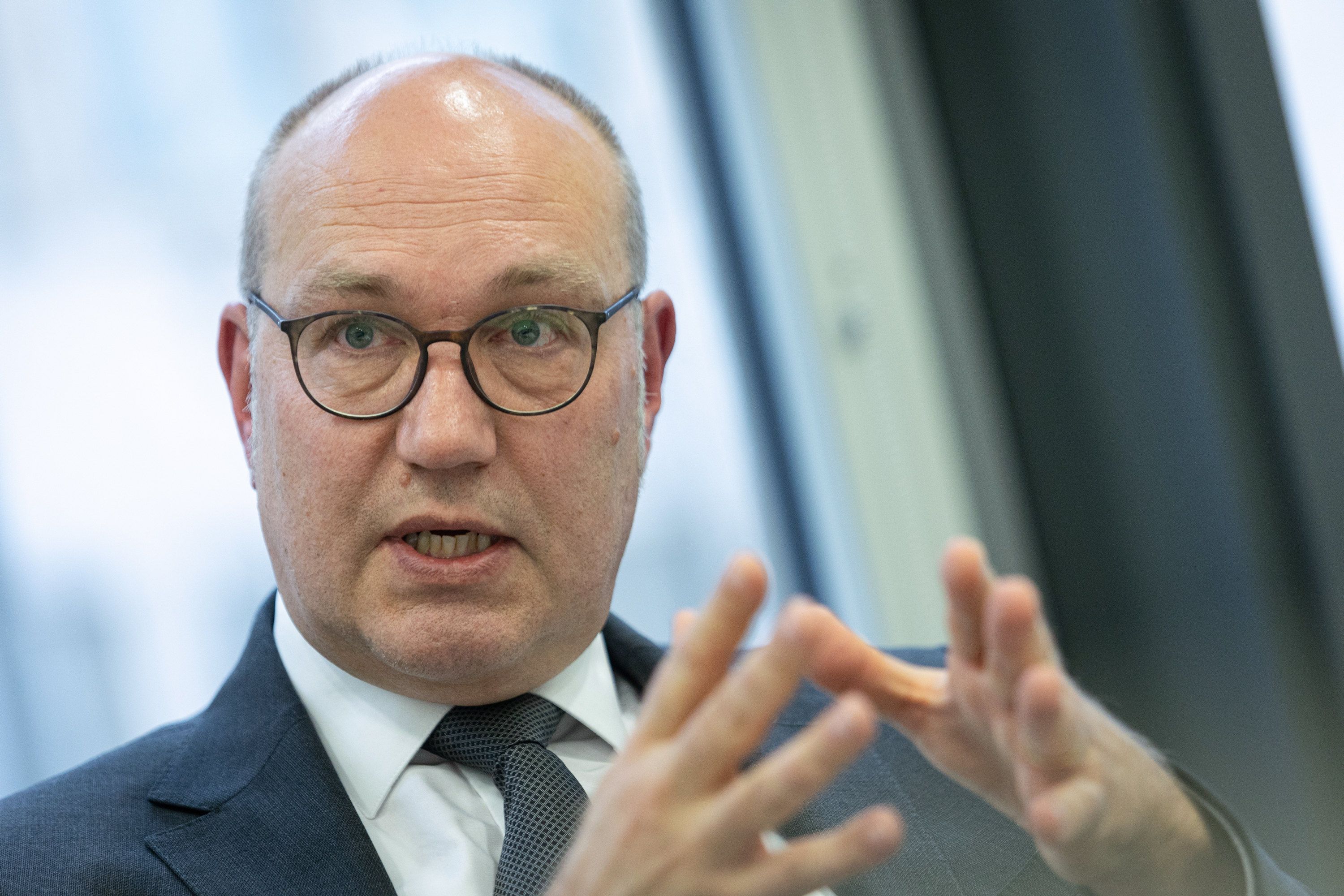 Diakonie-Chef will AfD-Wähler rauswerfen und wird angezeigt – was ein Arbeitsrechtler dazu sagt