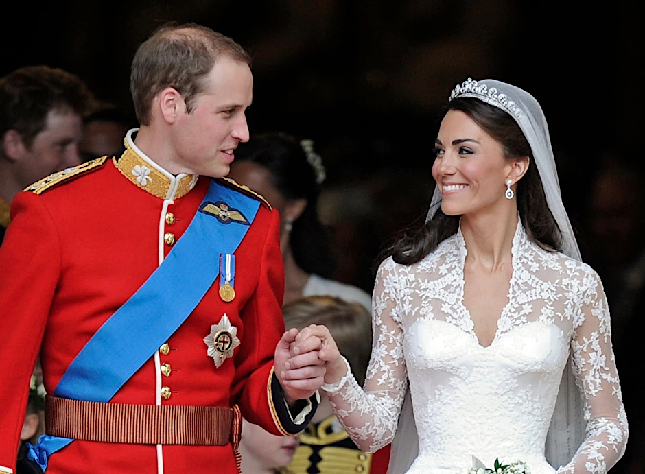 ARCHIV - Die Hochzeit von Prinz William und seiner Frau Kate ist 13 Jahre her.  