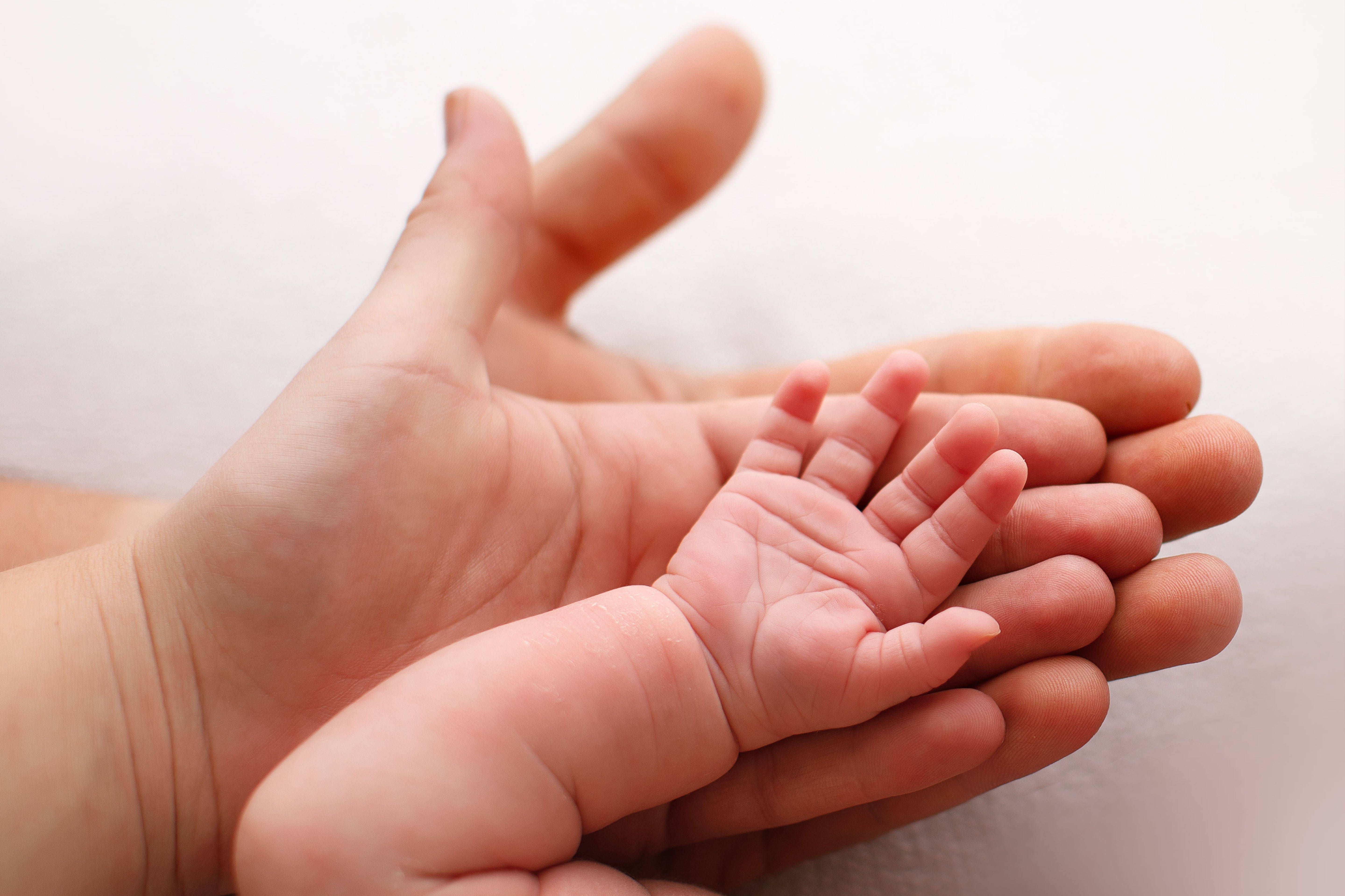 Geburtenrate sinkt: Nicht die Familienpolitik ist schuld, sondern die Helikopter-Eltern