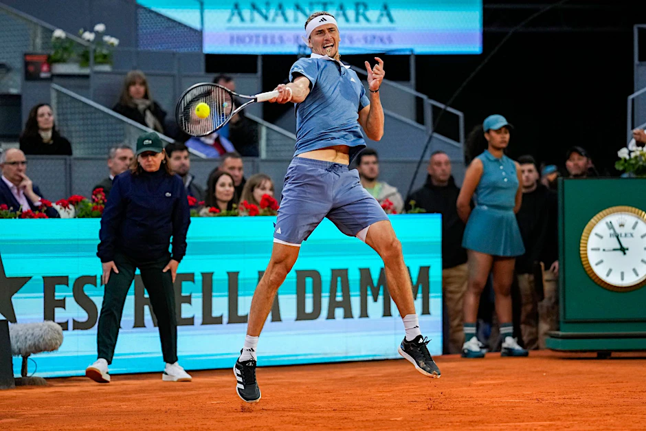 Alexander Zverev gewann in Madrid gegen Borna Coric souverän 6:3, 6:2.  