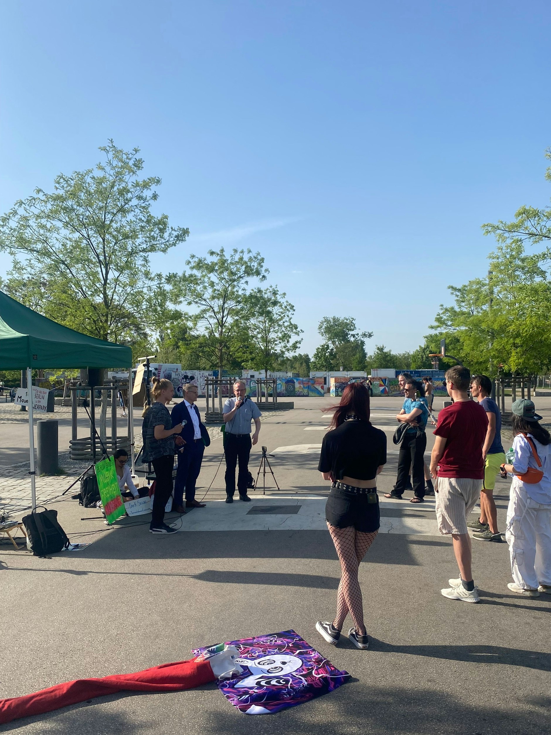 Anwohner und Lokalpolitiker sprechen sich für das Musizieren und Grillen im Mauerpark aus.&nbsp;