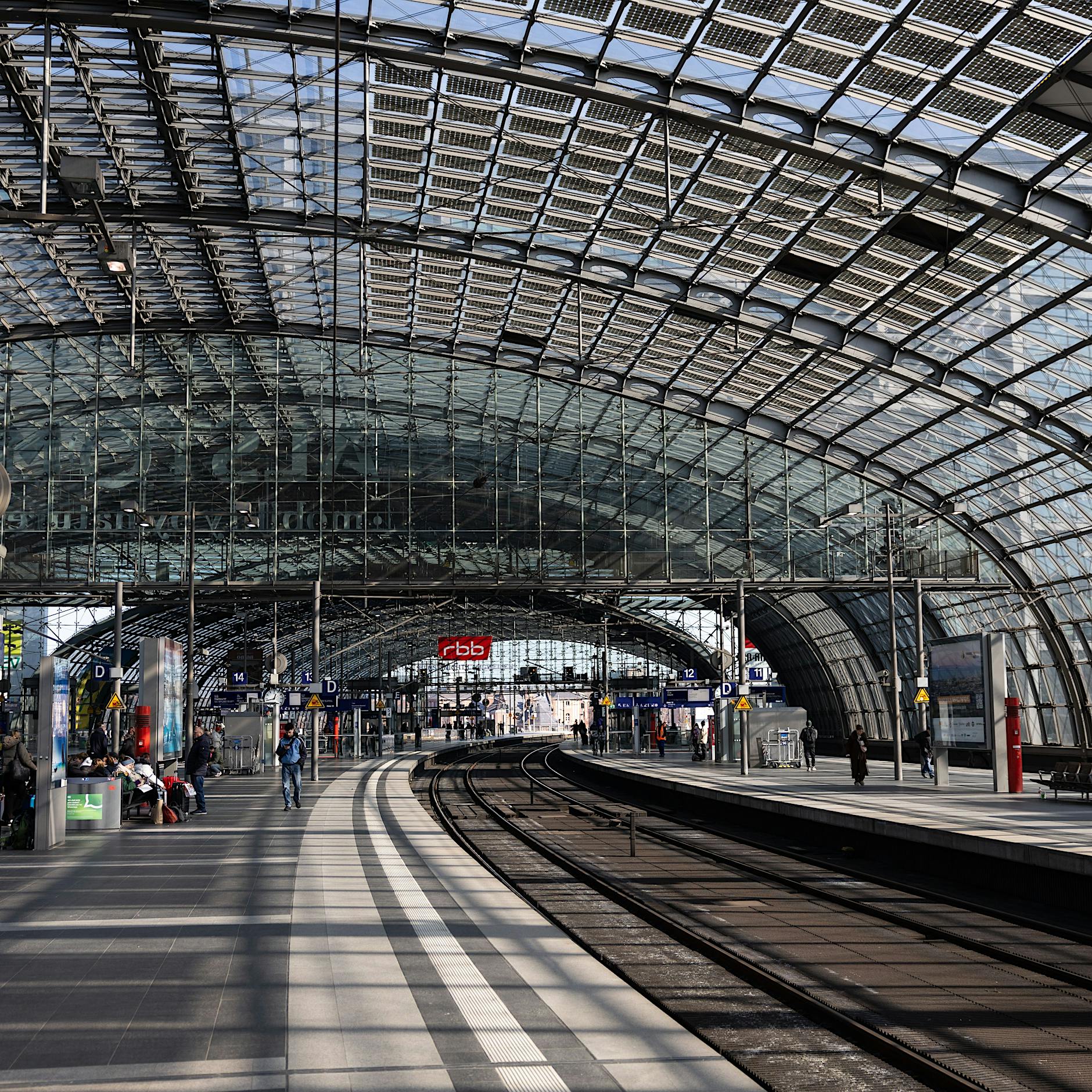 Störungen bei der Bahn: Ausfälle zwischen Berlin - München und Berlin - Frankfurt