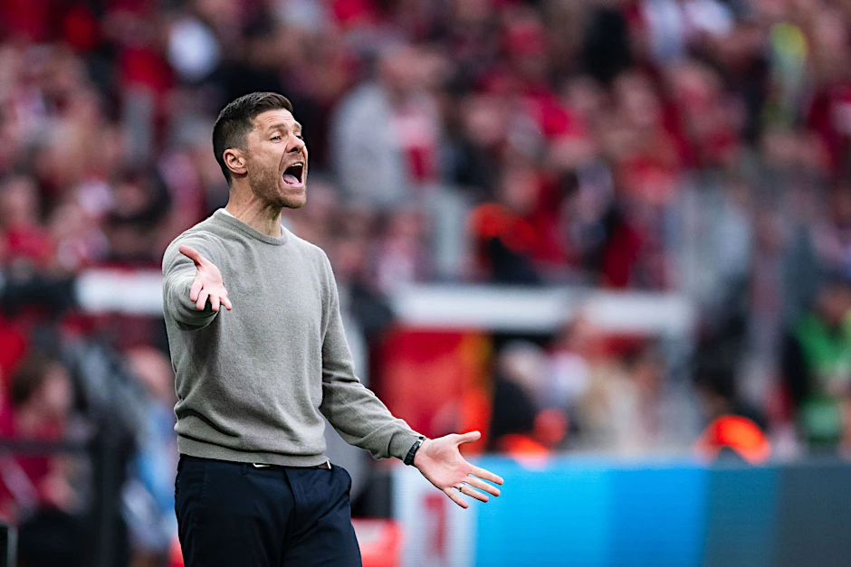 Nach seiner vierten Gelben Karte ist Xabi Alonso in Frankfurt gesperrt.  