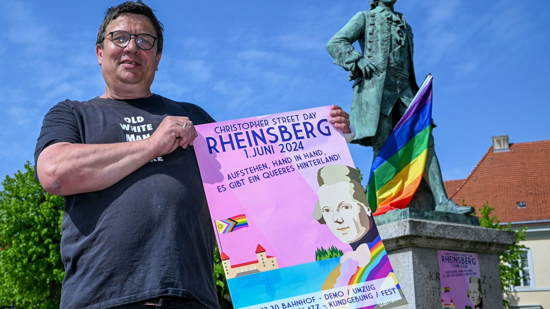 Freke Over organisiert den CSD in Rheinsberg.