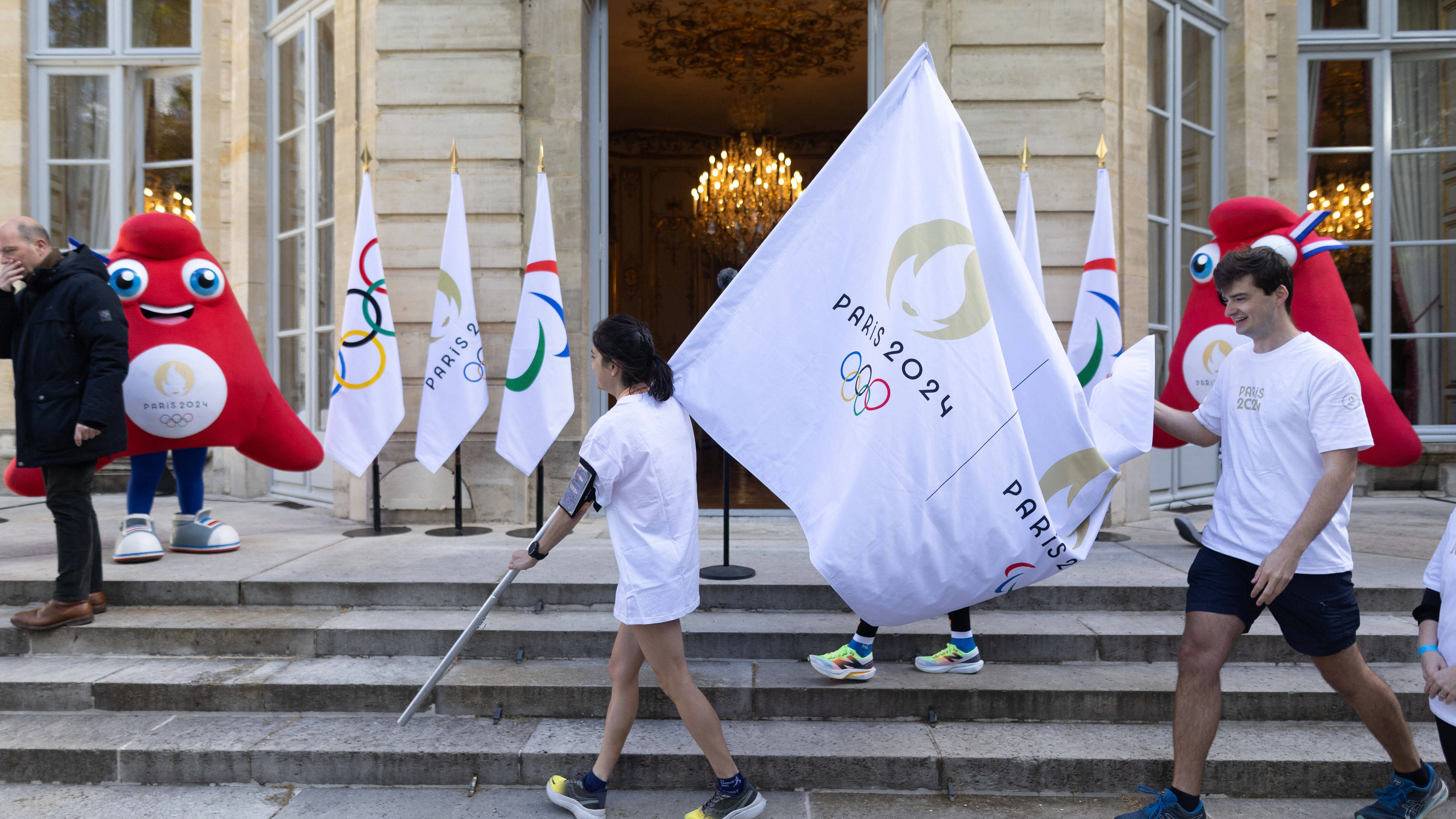 Unter einer neutralen Olympia-Flagge sollen belarussische Sportler bei den Spielen in Paris antreten.