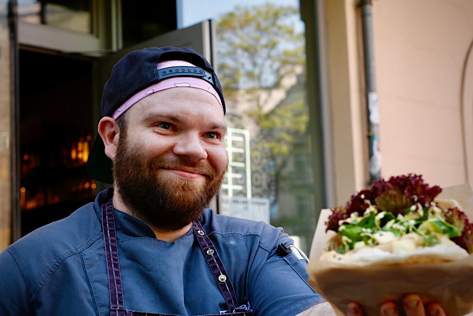 Mit Spargel-Döner eckt dieser Berliner-Imbiss an. Kreiert wurde die Variante von Restaurant-Koch Felix Schneider.