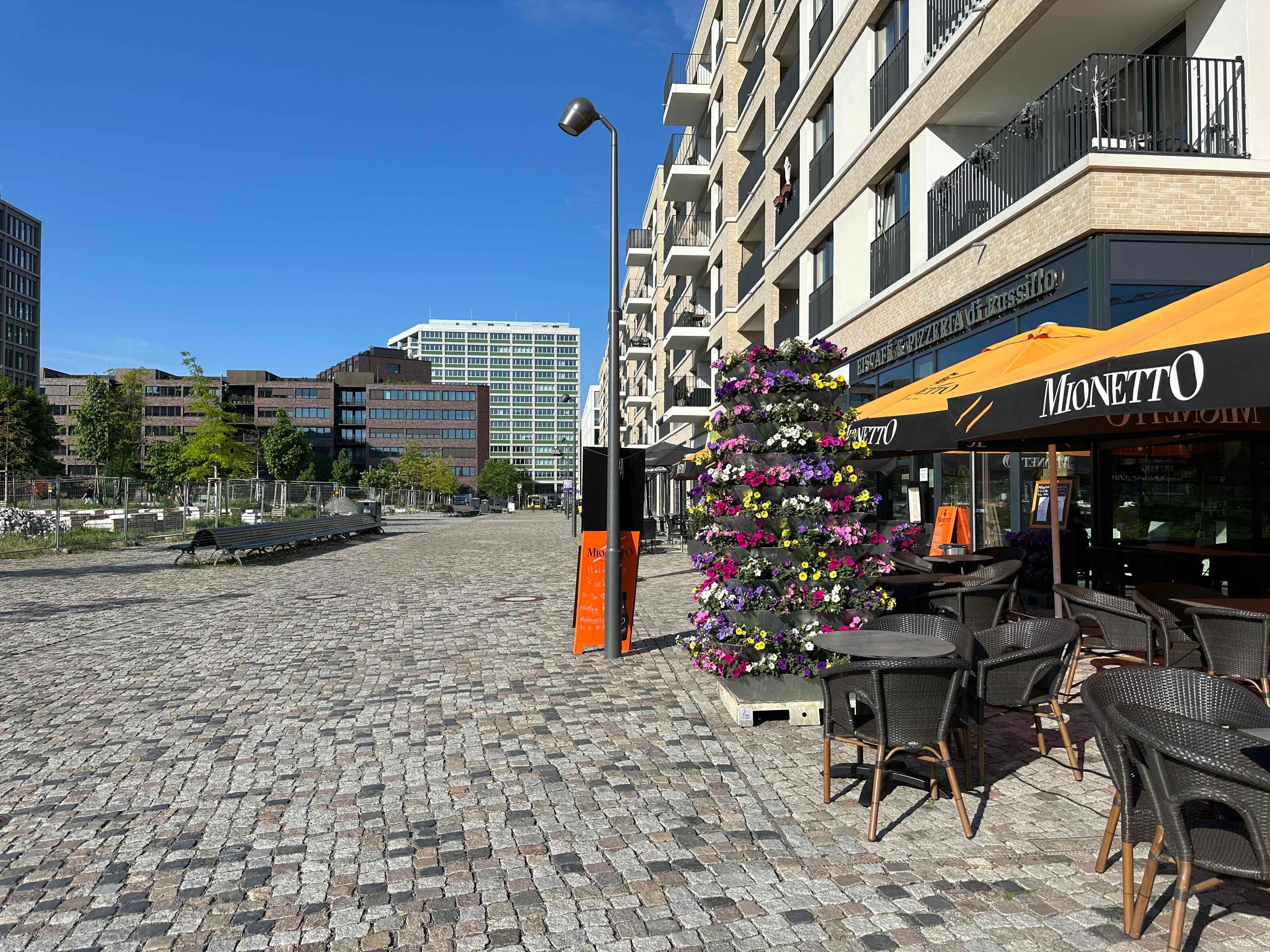 Im Auge der Berliner Europacity: Systemgastronomie und kurze, haarige Beine