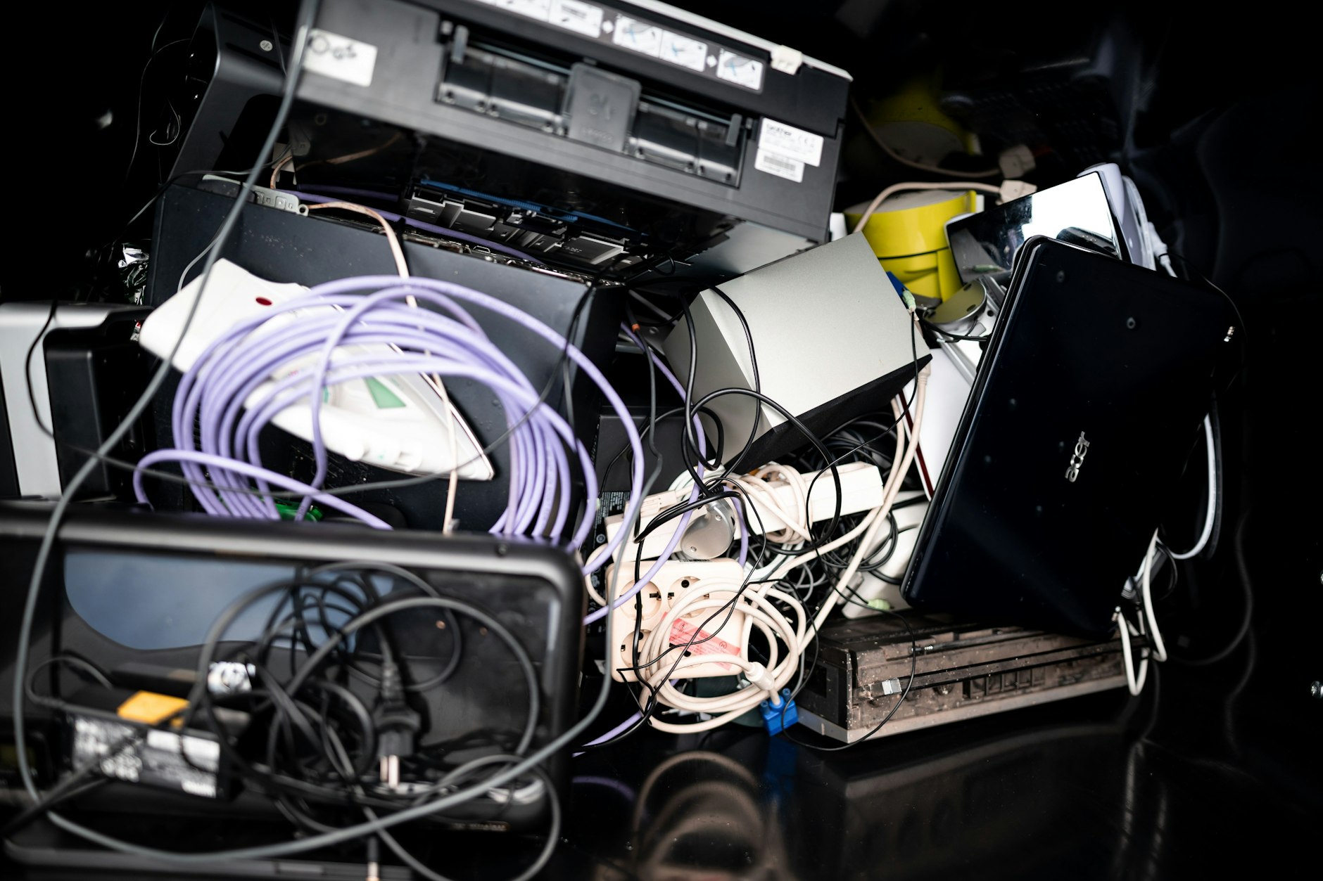 Elektroschrott, der sonst auf der Halde landet: Künftig sollen Supermärkte kaputte Geräte abnehmen. So will es das Bundesumweltministerium. 