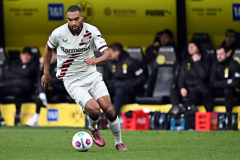 ARCHIV - Bayer-Sportchef Simon Rolfes ist optimistisch, dass Jonathan Tah in Leverkusen bleibt.  