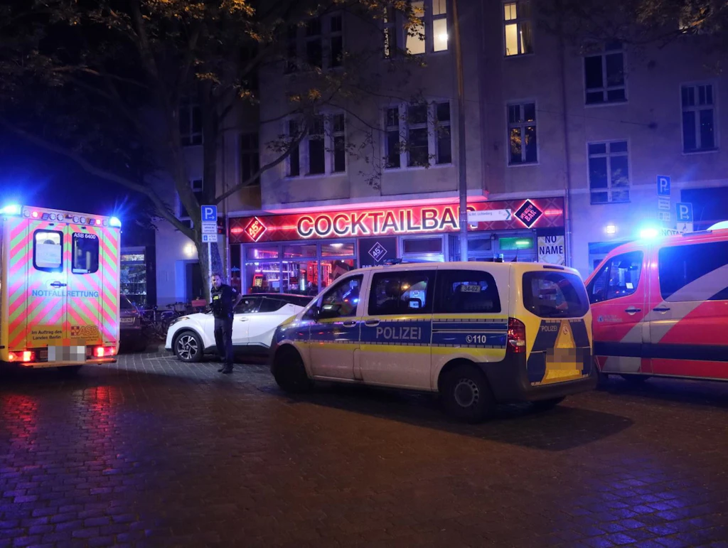 Lichtenberg: Mann niedergestochen – Polizei sucht mit Hubschrauber nach Täter