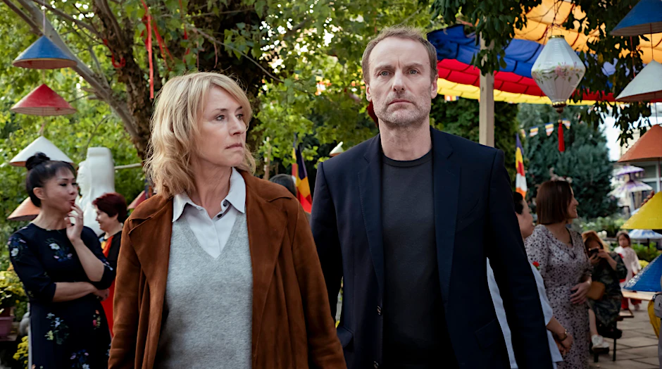 „Tatort“ am Sonntag (5. Mai) in der ARD: Der neue Krimi aus Berlin heißt „Am Tag der wandernden Seelen“. Ein erstochener Mann in einem Einfamilienhaus in Lichtenberg führt Susanne Bonard (Corinna Harfouch) und Robert Karow (Mark Waschke) in ungeahnte Abgründe.&nbsp;