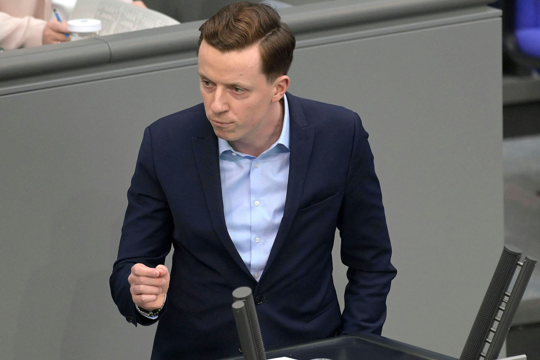 Adis Ahmetovic bei einem Auftritt im Bundestag. Am Freitag hat der junge SPD-Politiker eine schwerwiegende Diagnose öffentlich gemacht. (Archivfoto)