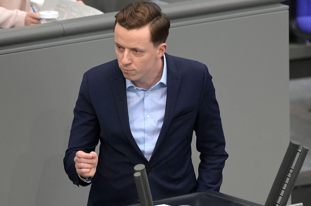 Mit 30 Jahren: SPD-Bundestagsabgeordneter macht Krebsdiagnose öffentlich