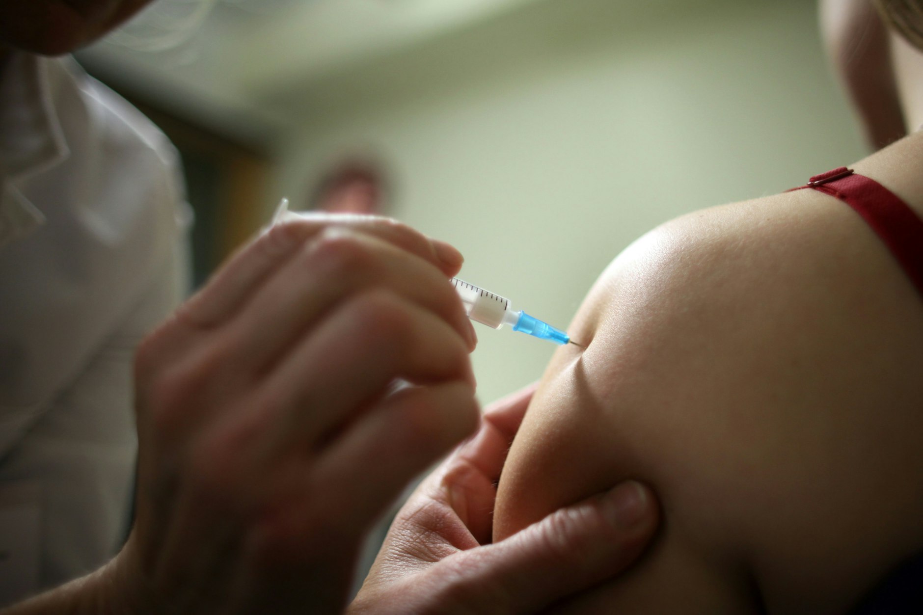 Die Biowaffenforschung geht stets mit der (präventiven) Impfstoffforschung <a target="_blank" rel="nofollow" href="https://www.jstor.org/stable/1721126?seq=1">Hand in Hand</a>, um sogenannte Blowbacks zu verhindern.