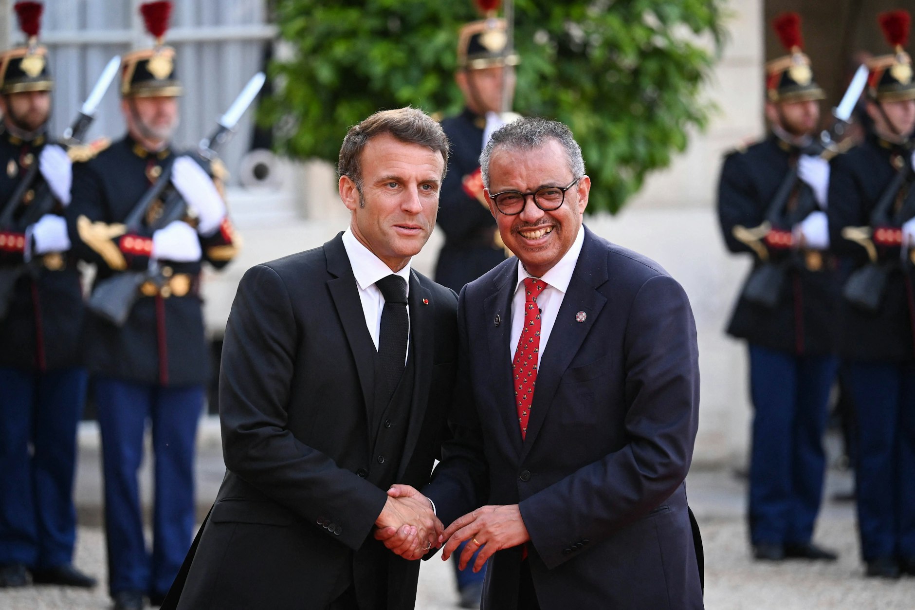 In Frankreich verkündete Präsident Macron: „Wir sind im Krieg gegen das Virus.“