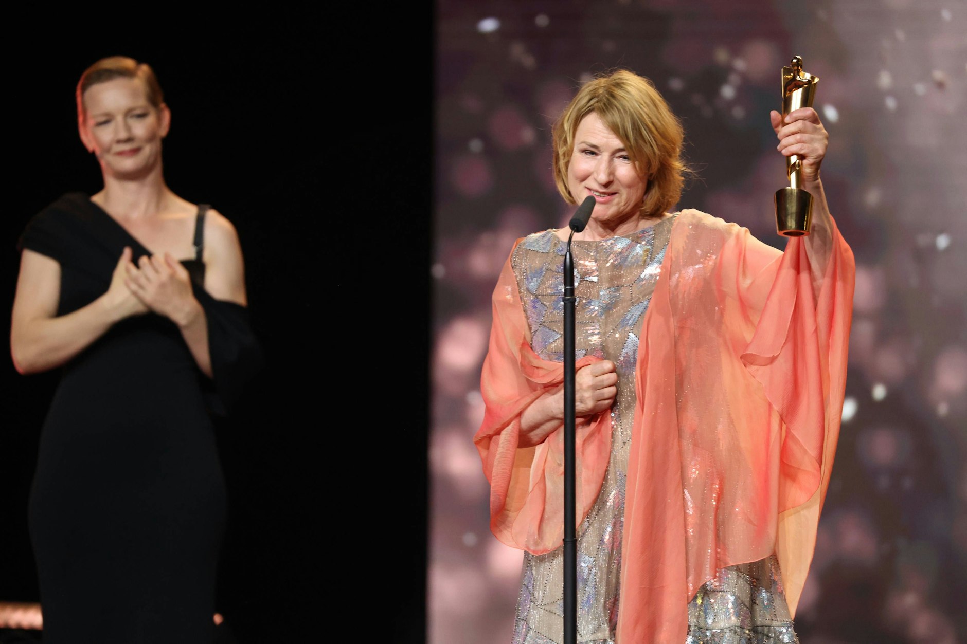 &nbsp;Corinna Harfouch bei der Ehrung am Freitagabend im Theater am Potsdamer Platz in Berlin.&nbsp;&nbsp;