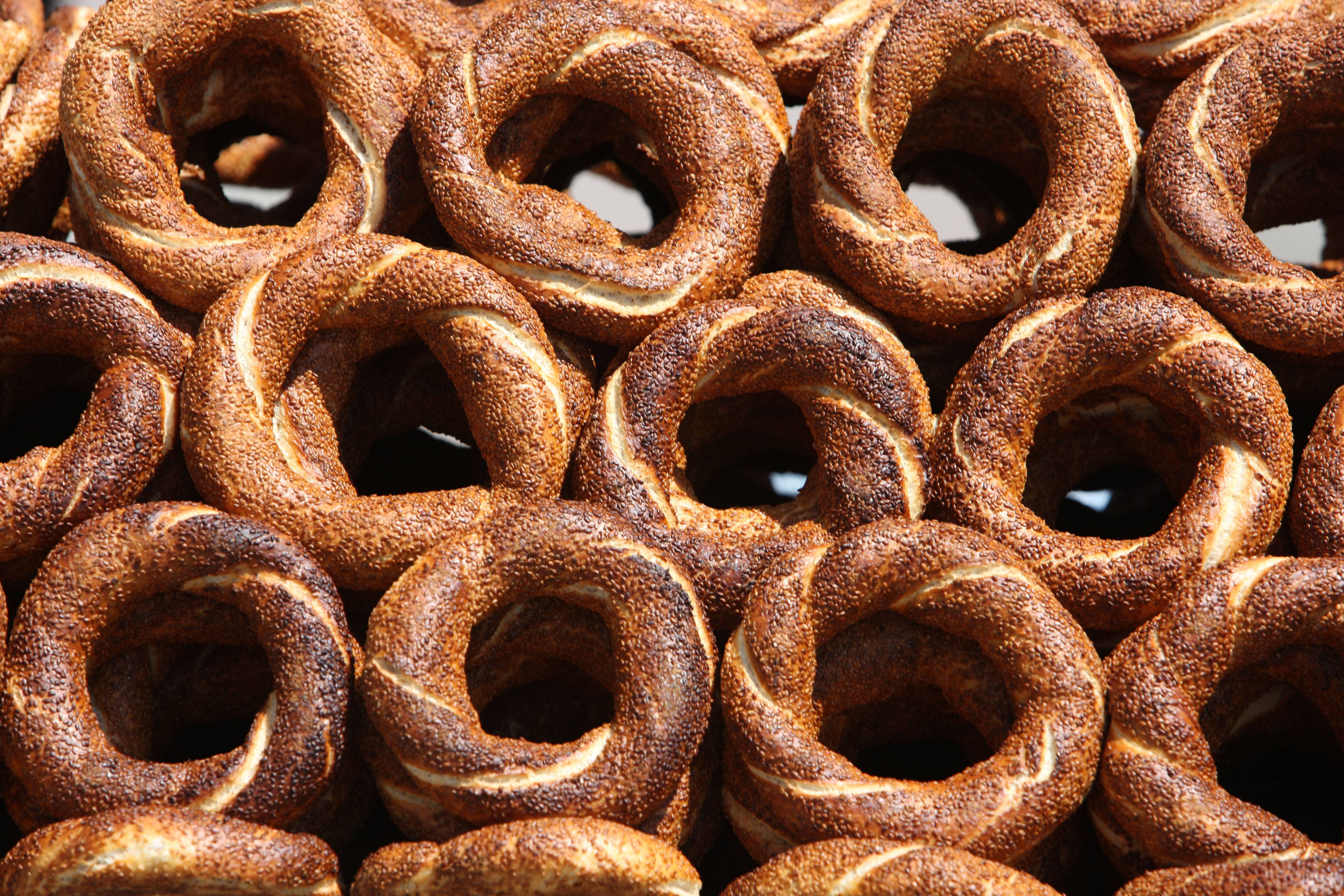 Sesam: Kleiner Schatz, große Wirkung – unser Rezept für Sesamfladenbrot