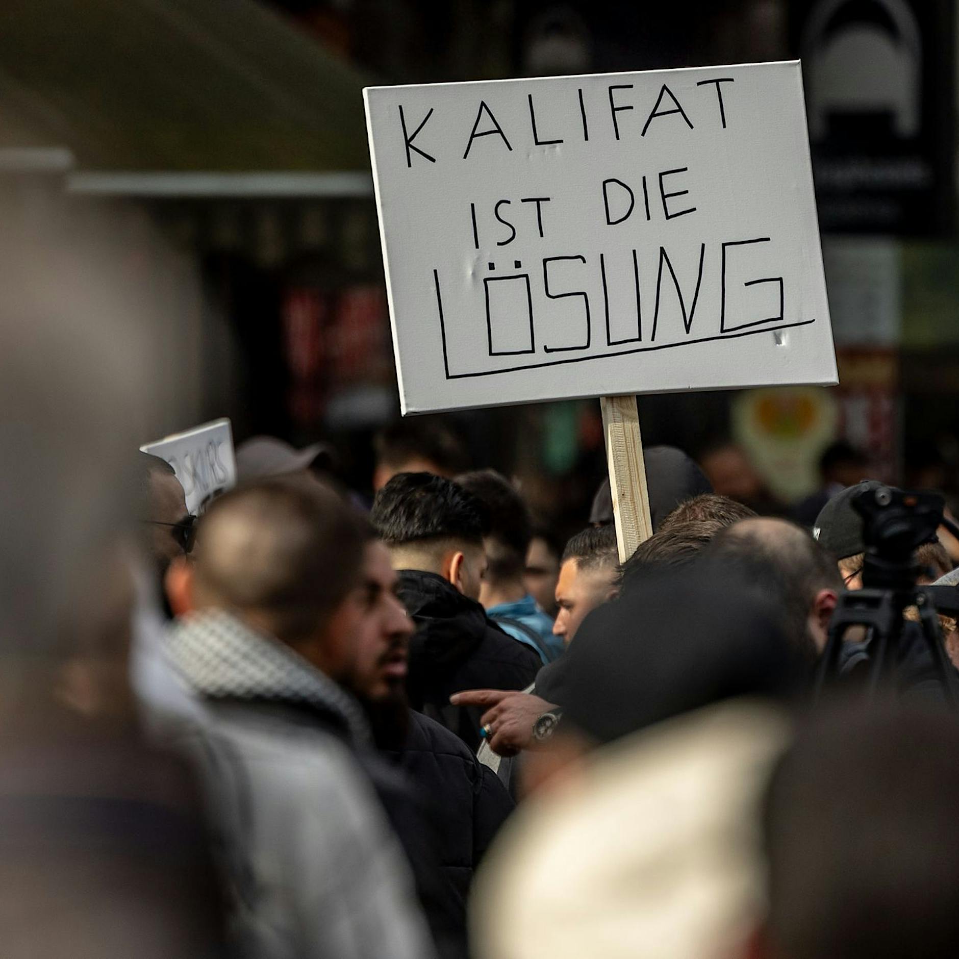 CDU-Politiker Christoph de Vries will Ruf nach Kalifat strafbar machen