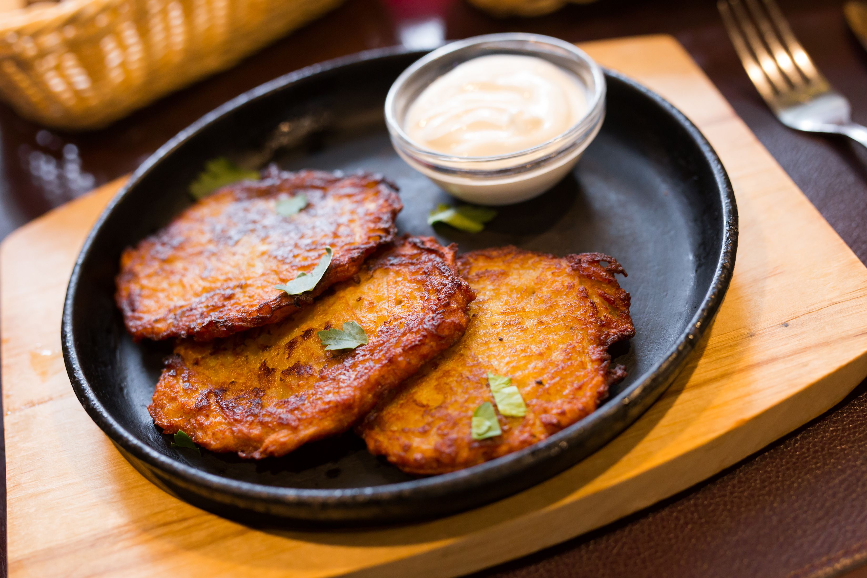 Bramboraky: Omas Rezept für die herzhaften tschechischen Kartoffelpuffer