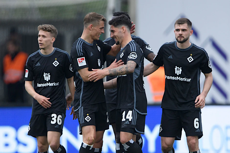 Der Hamburger SV gewann souverän in Braunschweig.  