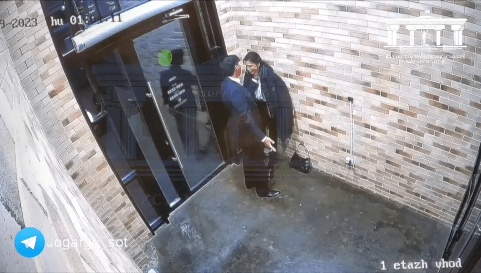 Ex-Minister prügelt Ehefrau in Restaurant acht Stunden lang zu Tode