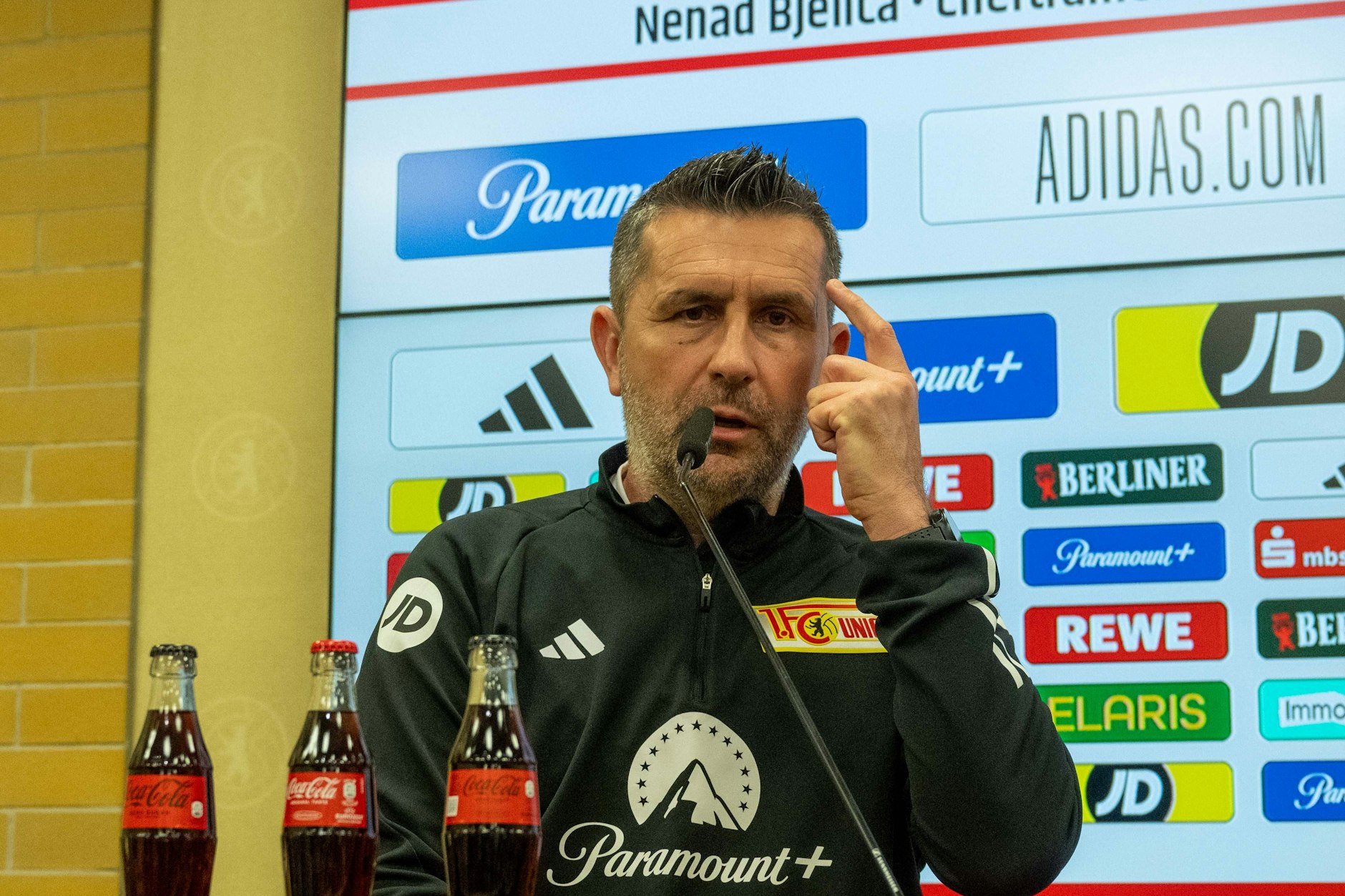 Union-Trainer Nenad Bjelica äußerte sich Freitag zu den Gerüchten um seine Person.