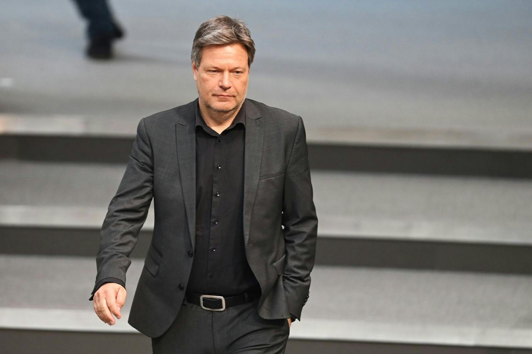 Wirtschaftsminister Habeck: Die Kritik am AKW-Aus reißt nicht ab.