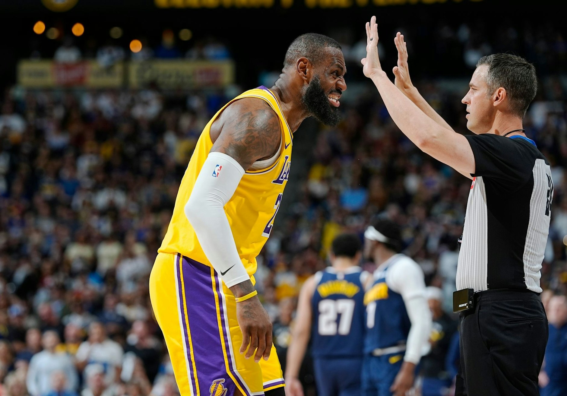 dpatopbilder - NBA-Superstar LeBron James ist mit den Los Angeles Lakers in den Playoffs gescheitert.  