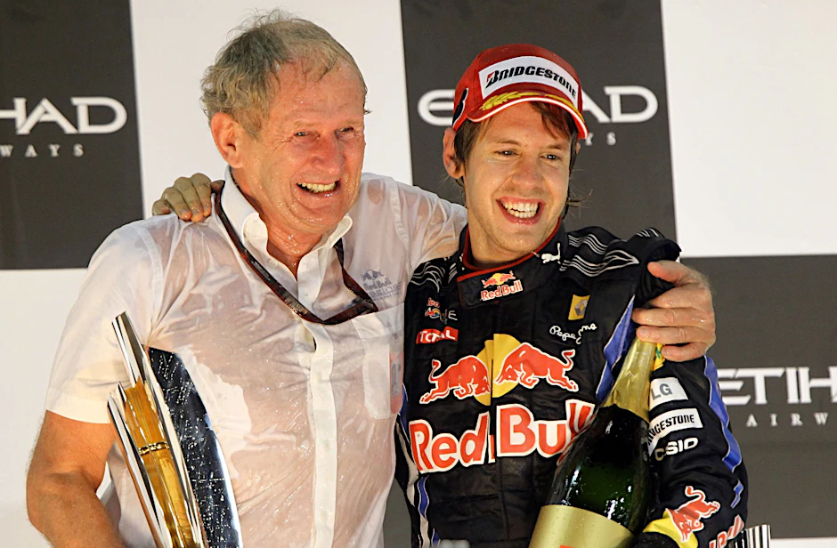 ARCHIV - Sebastian Vettel (r) im Jahr 2010 mit Helmut Marko.  