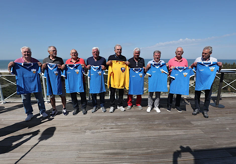 Die WM-Spieler der DDR-Nationalmannschaft von 1974 treffen sich zum 50-jährigen Jubiläum an der Ostsee in Dierhagen.  