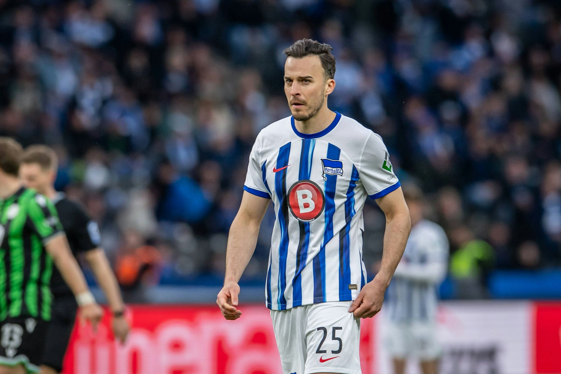 Herthas Stürmer Haris Tabakovic führt mit 21 Treffern die Torschützenliste der Zweiten Liga an. Deswegen werden ihn am Saisonende andere Klubs verpflichten wollen.