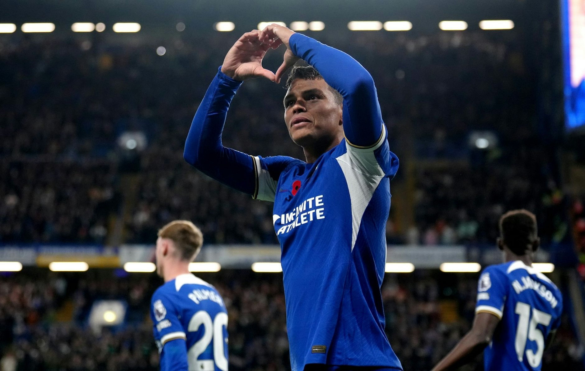 ARCHIV - Thiago Silva wird den FC Chelsea zum Saisonende verlassen.  