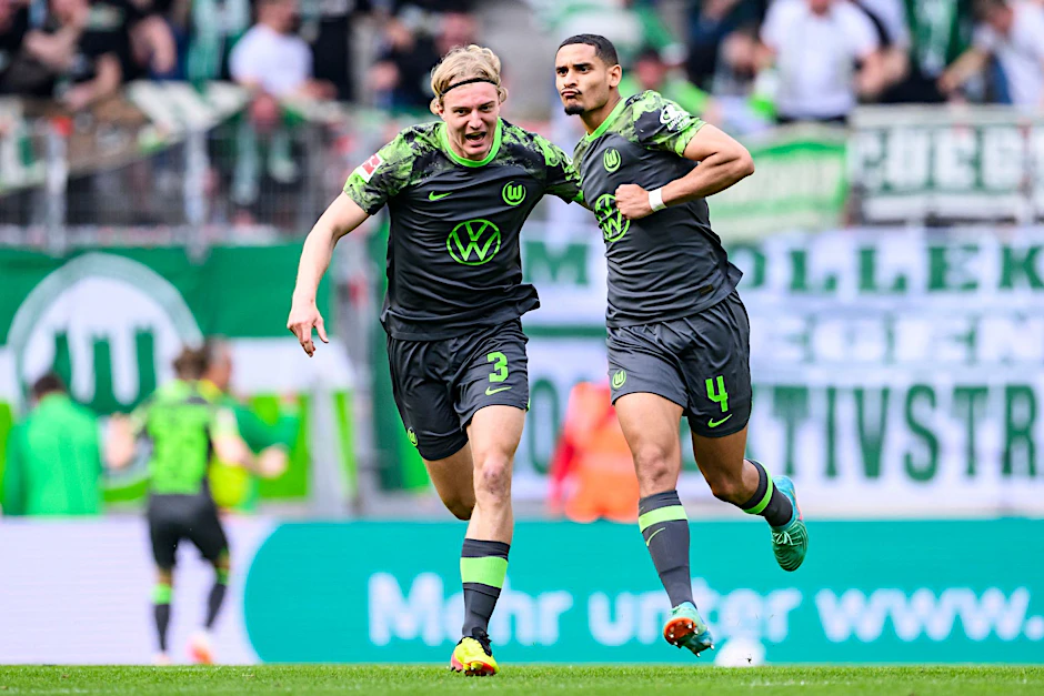 Wolfsburg setzte sich nach Rückstand noch in Freiburg durch.  