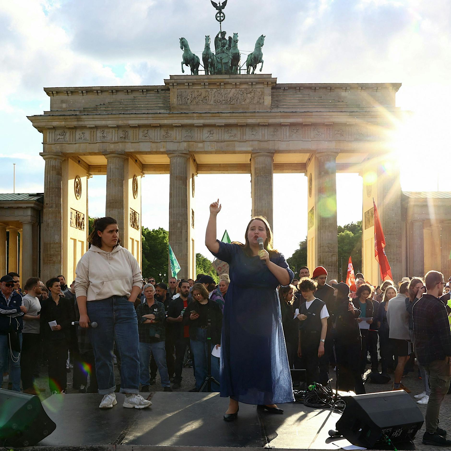 Angriff auf Matthias Ecke: Mehr als 100 Politiker unterzeichnen Erklärung – Kundgebung in Berlin