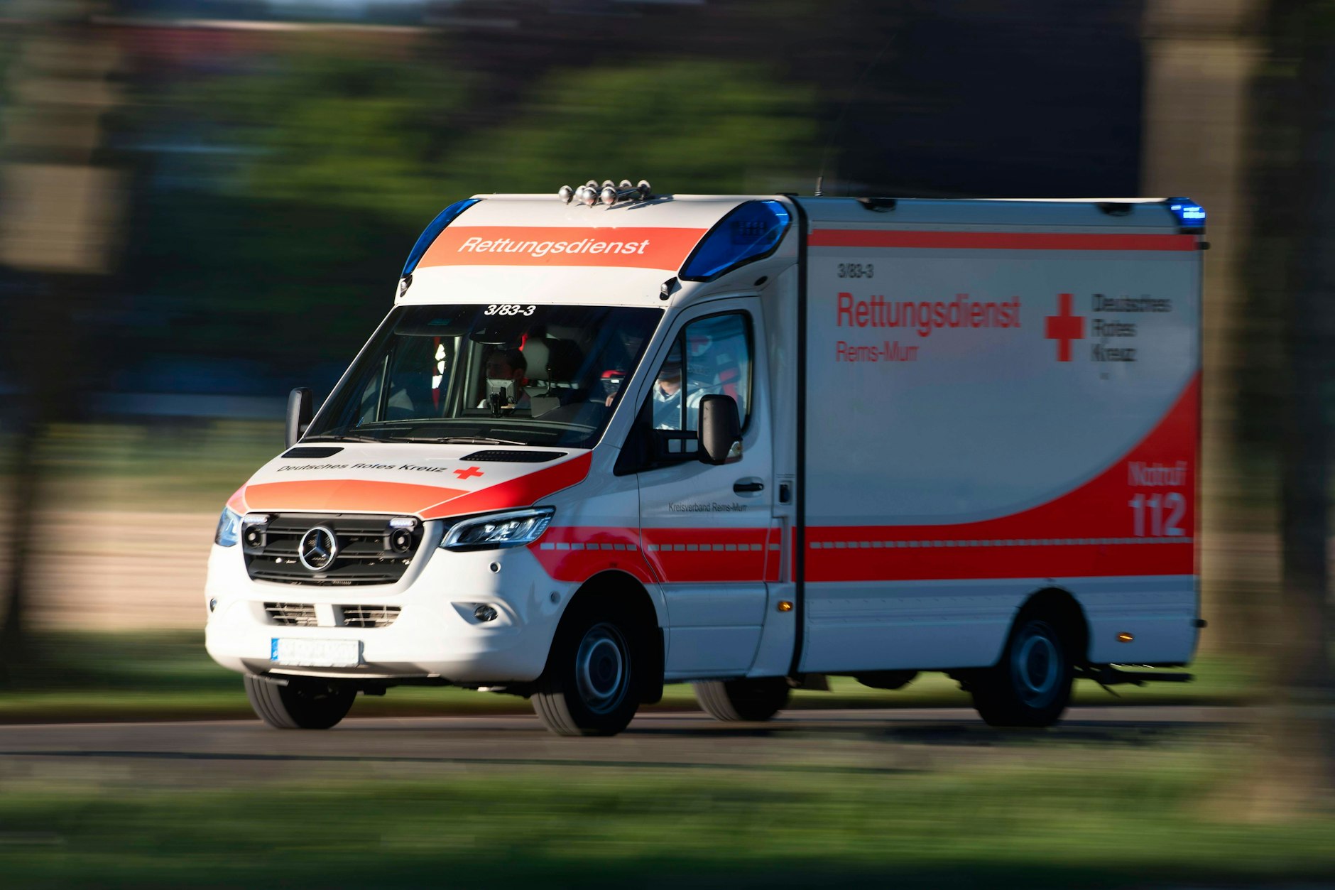 An einer Kreuzberger Schule musste ein Rettungswagen einer ohnmächtigen Grundschülerin helfen.