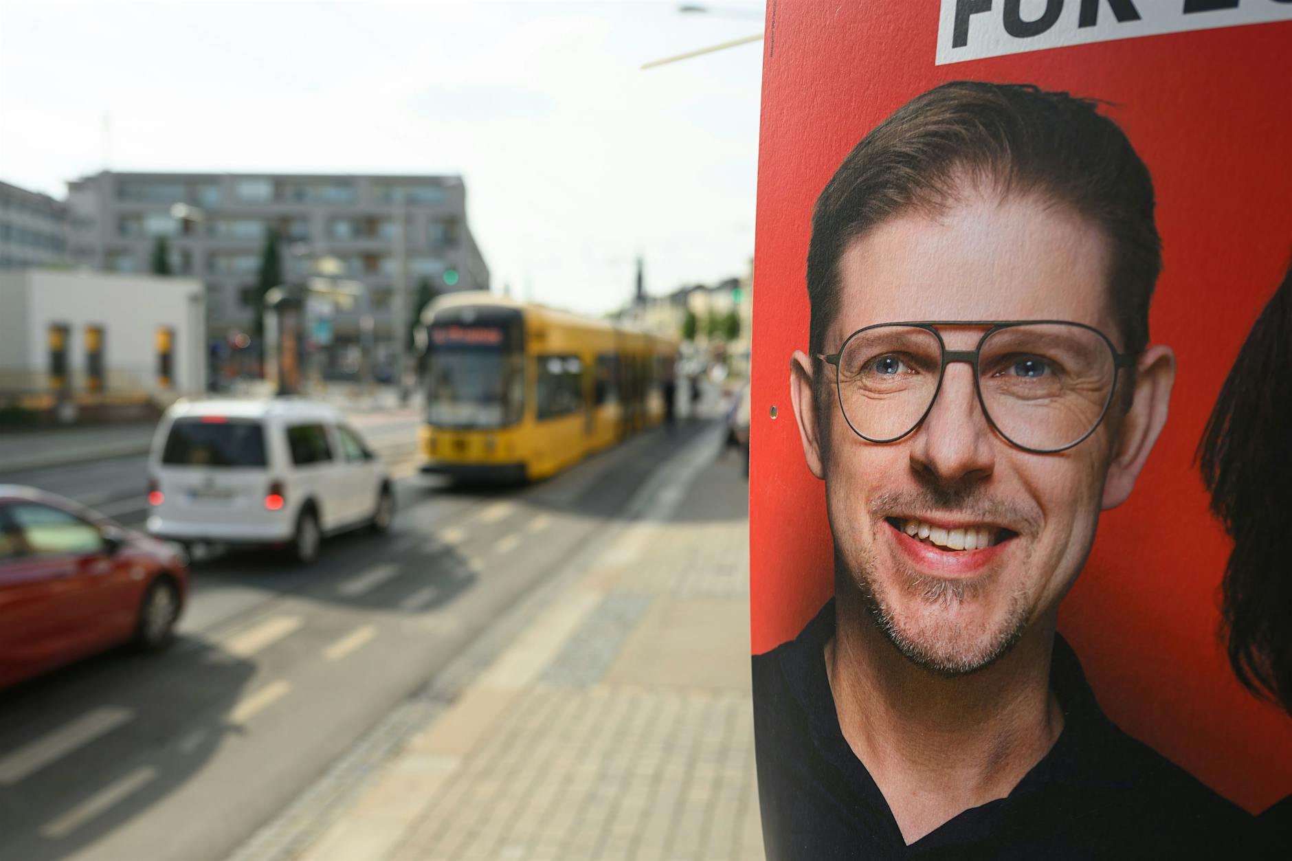 Verprügelter SPD-Politiker zeigt sein Gesicht: So schlimm sieht Matthias Ecke aus