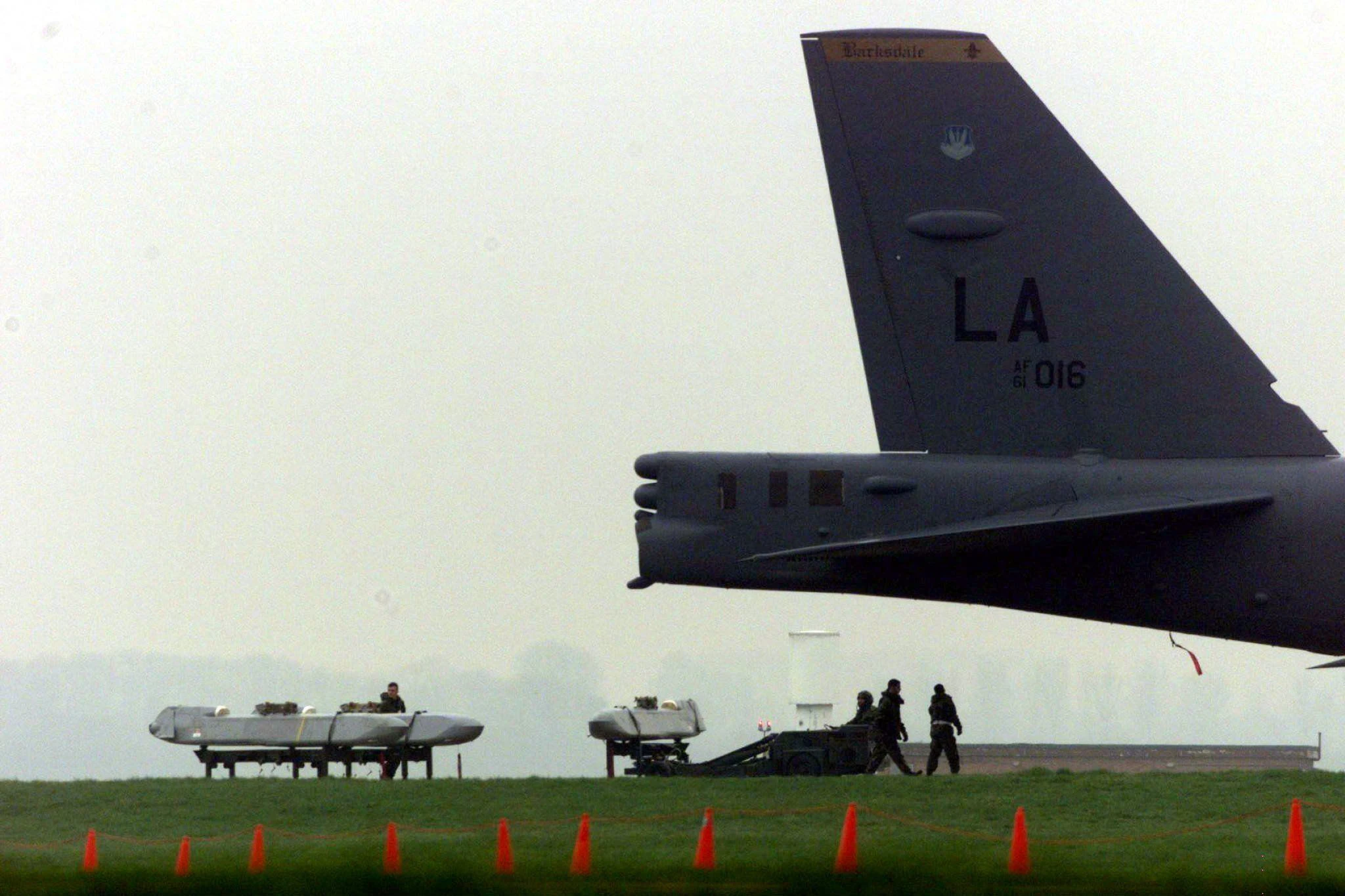 B-52 stehen 1999 in Bereitschaft, um sich den Nato-Truppen bei Angriffen im Gebiet des Kosovo anzuschließen.