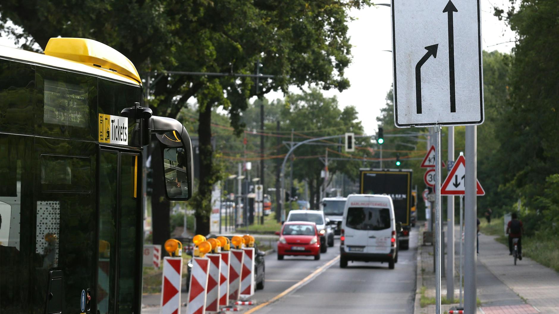 Auf der Treskowallee in Karlshorst wird schon länger gebaut, nun kommt ein neues Nadelöhr hinzu.