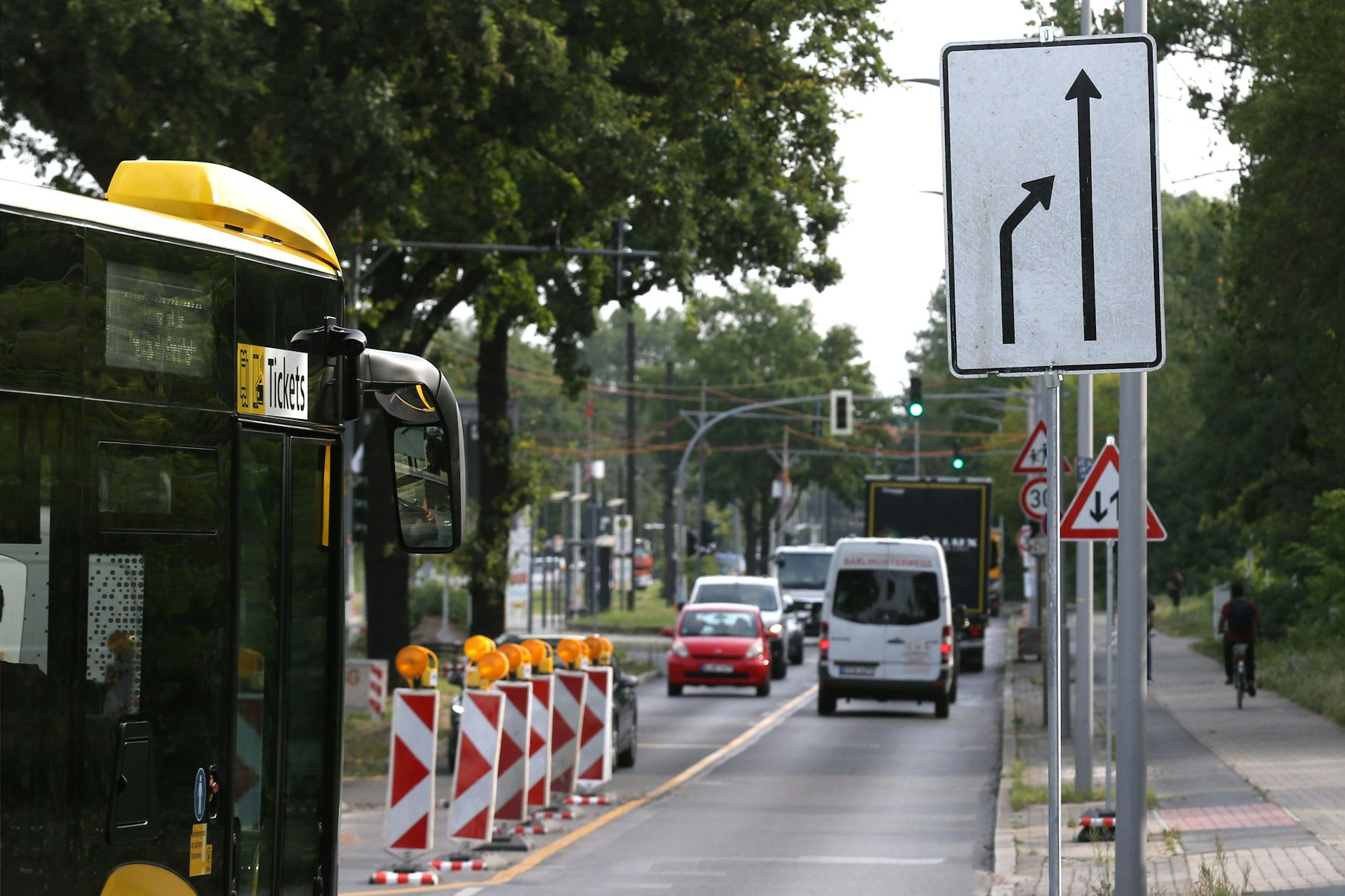 Auf der Treskowallee in Karlshorst wird schon länger gebaut, nun kommt ein neues Nadelöhr hinzu.