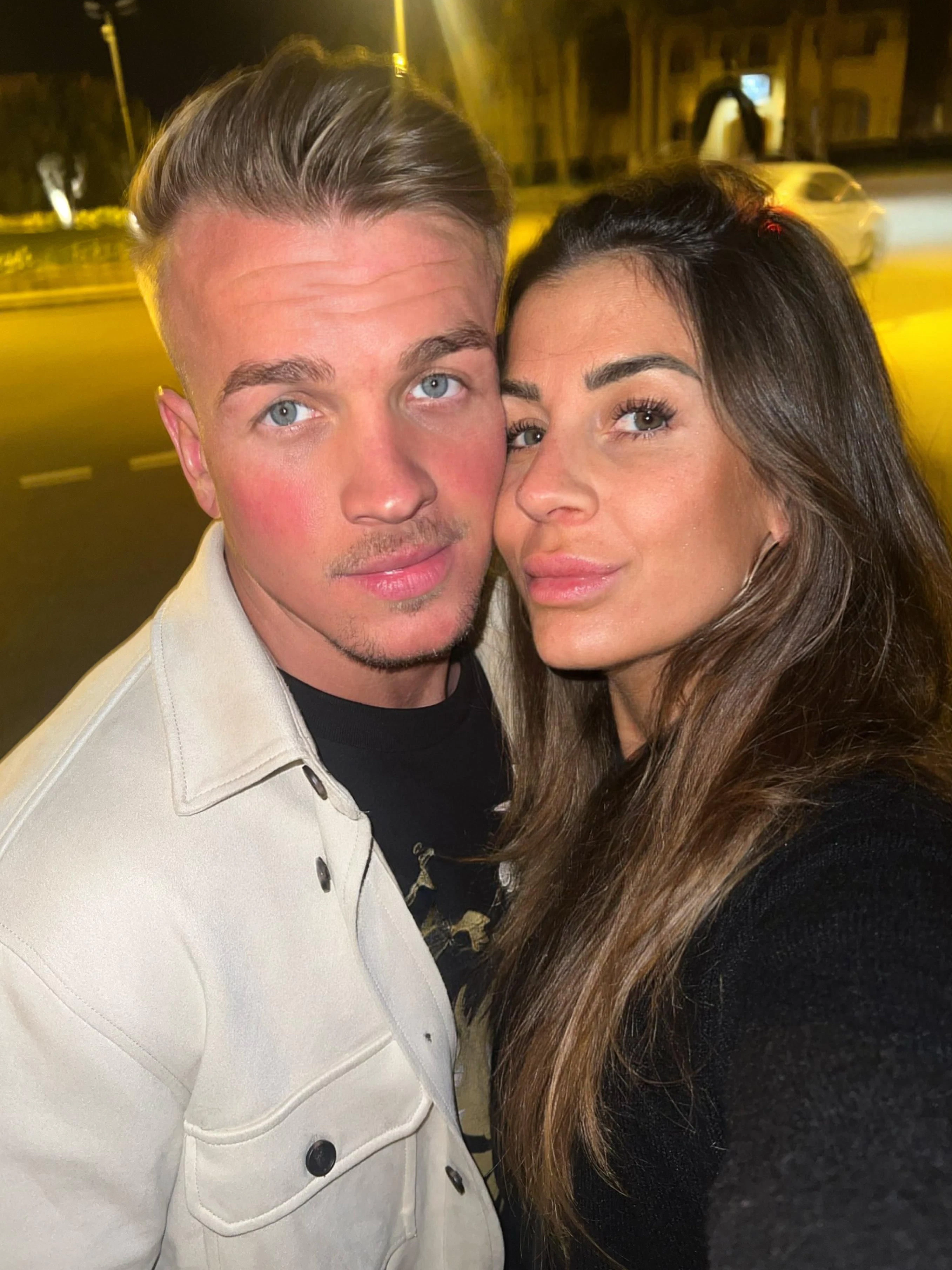 Xander ist eigentlich an Lisa vergeben.