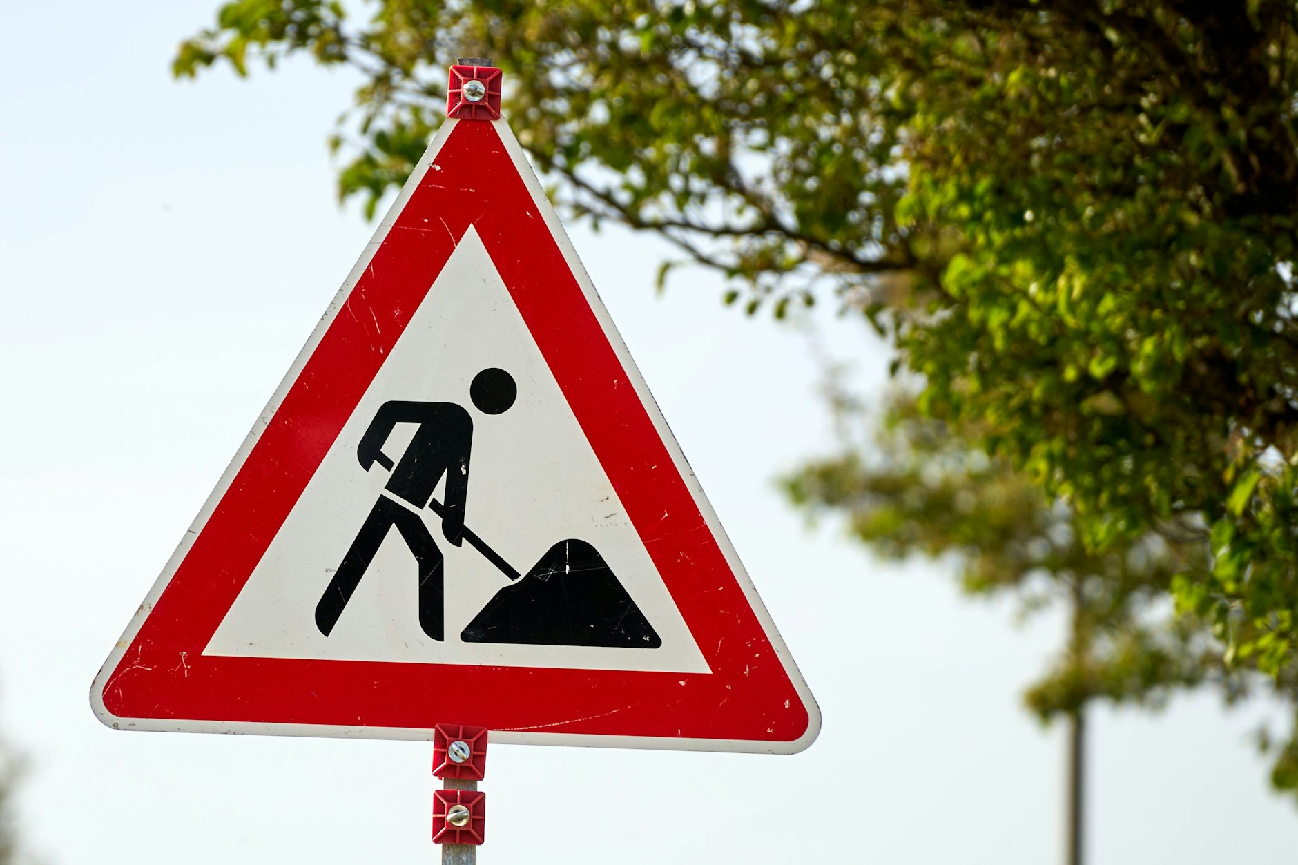 Auch am Dienstag gibt's in Berlin neue Baustellen - unter anderem auf der Treskowallee, der Landsberger Allee und der Märkischen Allee.