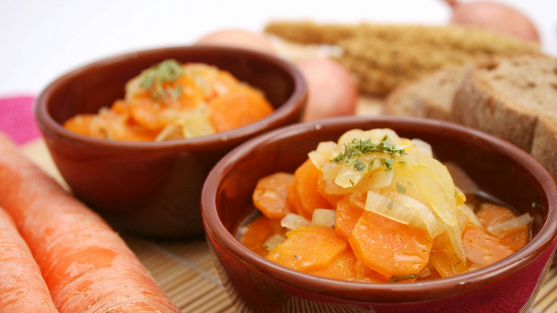 Probieren Sie das Rezept für Möhreneintopf gleich mal aus. 