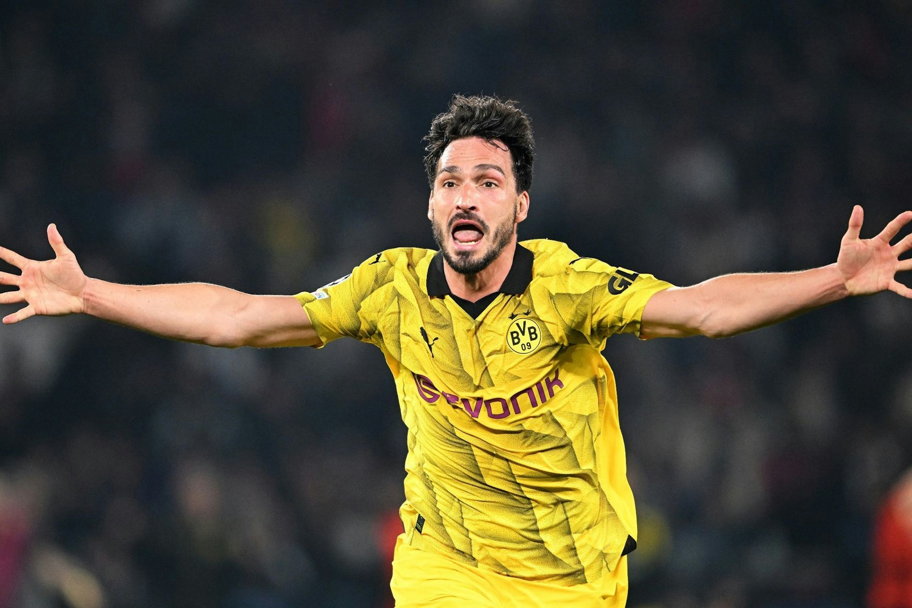 Routinier Mats Hummels köpfte in der 50. Minute das entscheidende Tor&nbsp;im Halbfinal-Rückspiel bei Paris Saint-Germain.