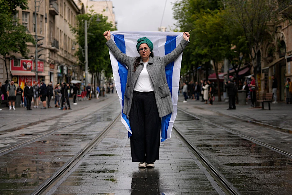 Mit landesweiten Alarmsirenen gedenkt Israel der Ermordung von sechs Millionen Juden durch die Nationalsozialisten im Zweiten Weltkrieg.  