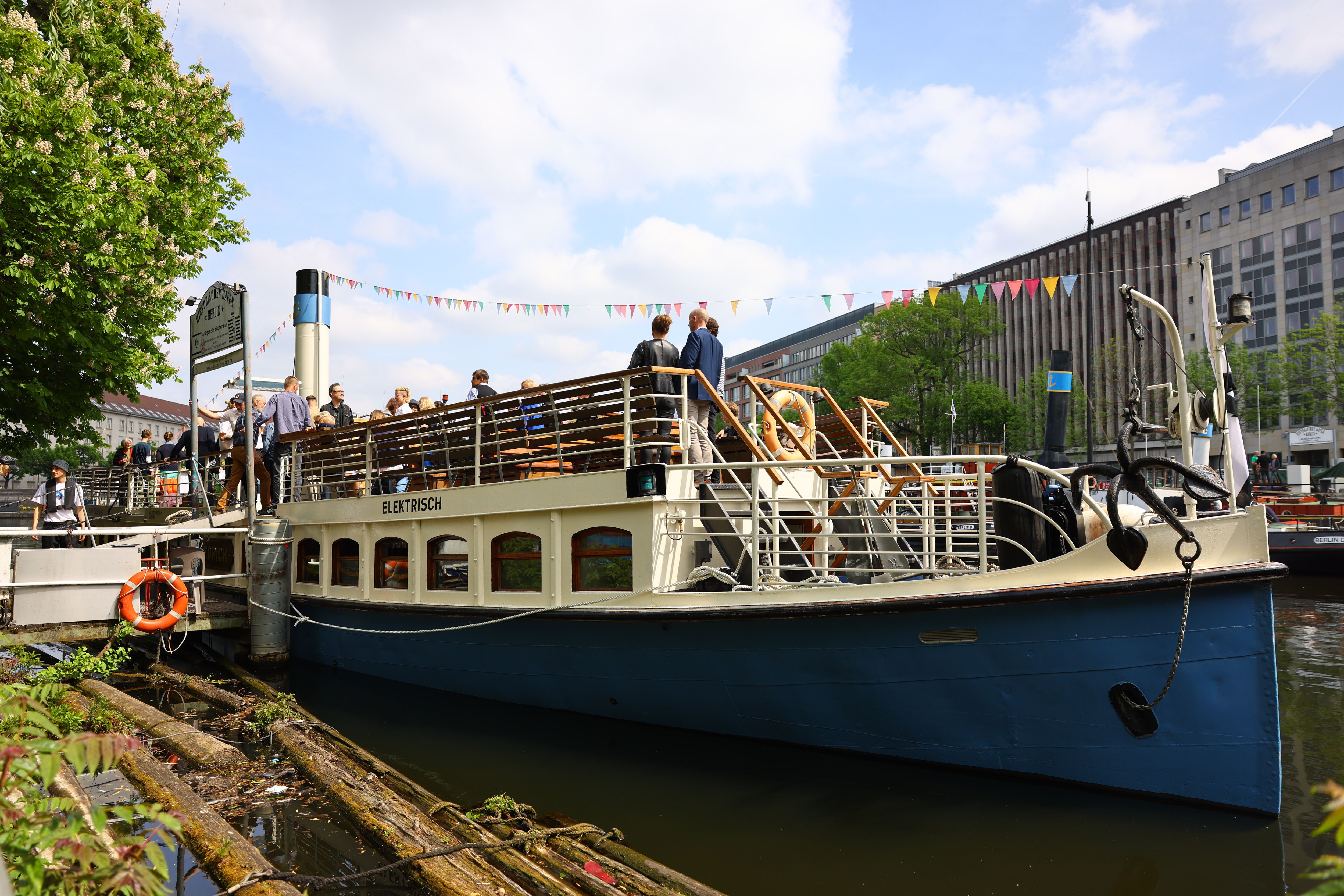 Image - Der Kaiser ist wieder da! Dampfschiff „Kaiser Friedrich“ fährt elektrisch