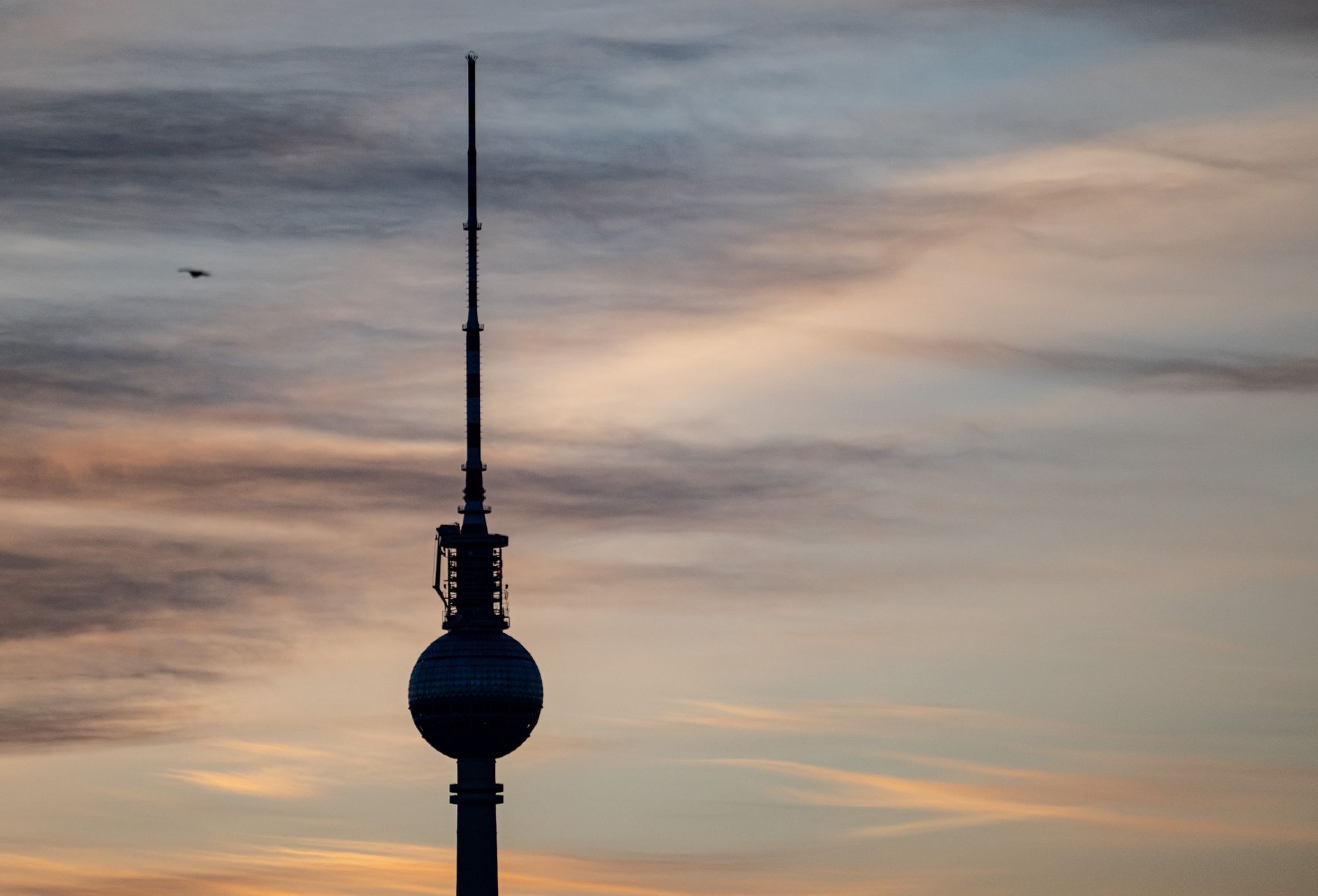 Deutsche Bahn und Berliner Fernsehturm: Verniedlichen die mich als Bürger mit ihrem Süßkram?