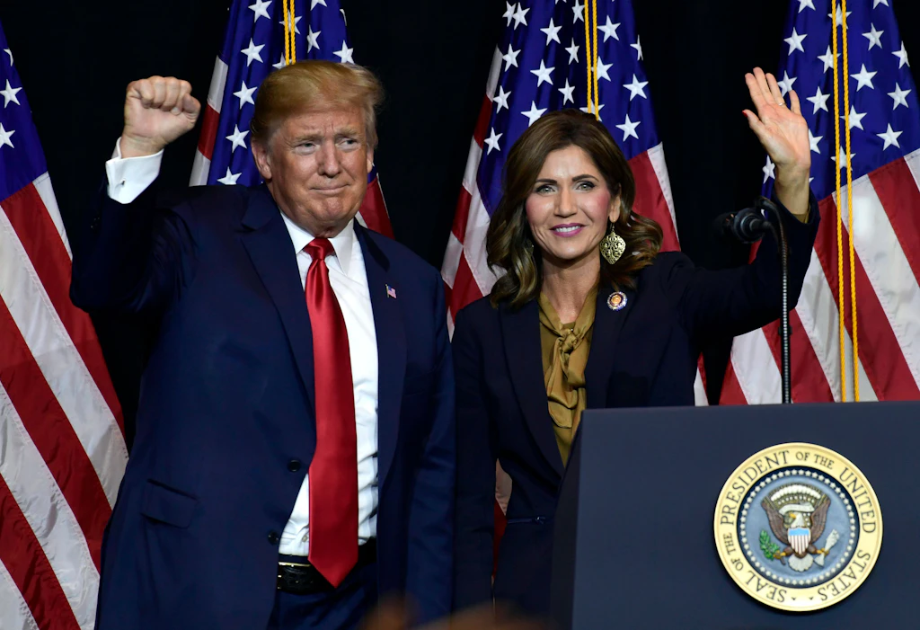 Trump-Freundin prahlt mit Hunde-Mord – und will Joe Bidens Haustier erschießen!