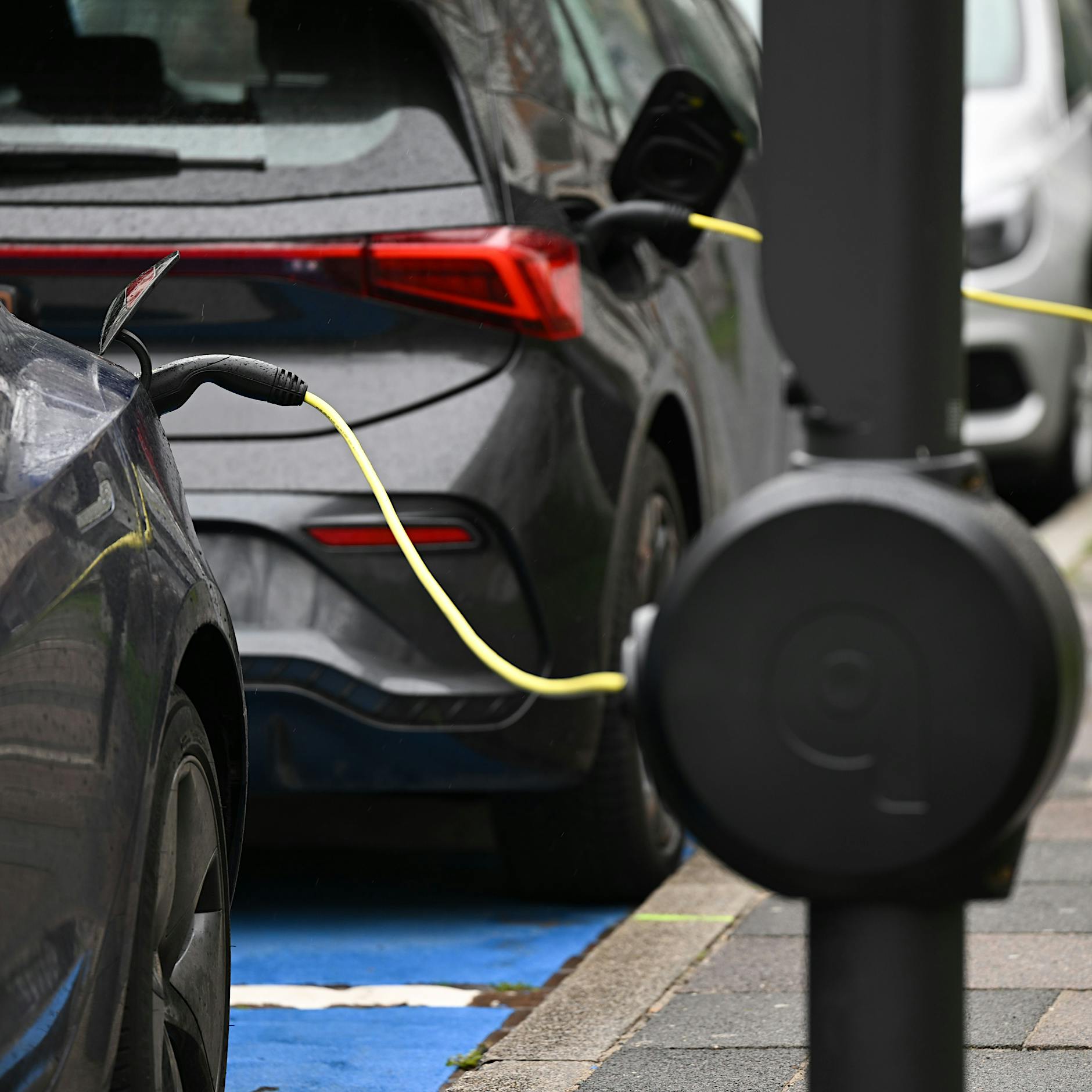 Ost-Berliner Autohändler über Elektroautos: „Schlechteste Note, die es gibt“