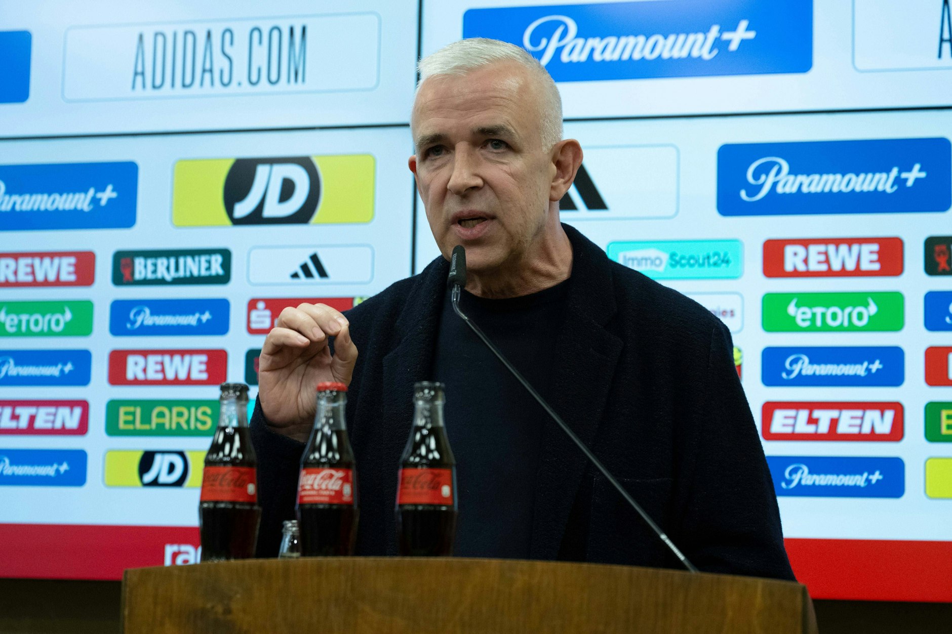 Redete sich nach dem Rauswurf von Nenad Bjelica bei einigen Nachfragen in Rage: Union-Präsident Dirk Zingler (59)