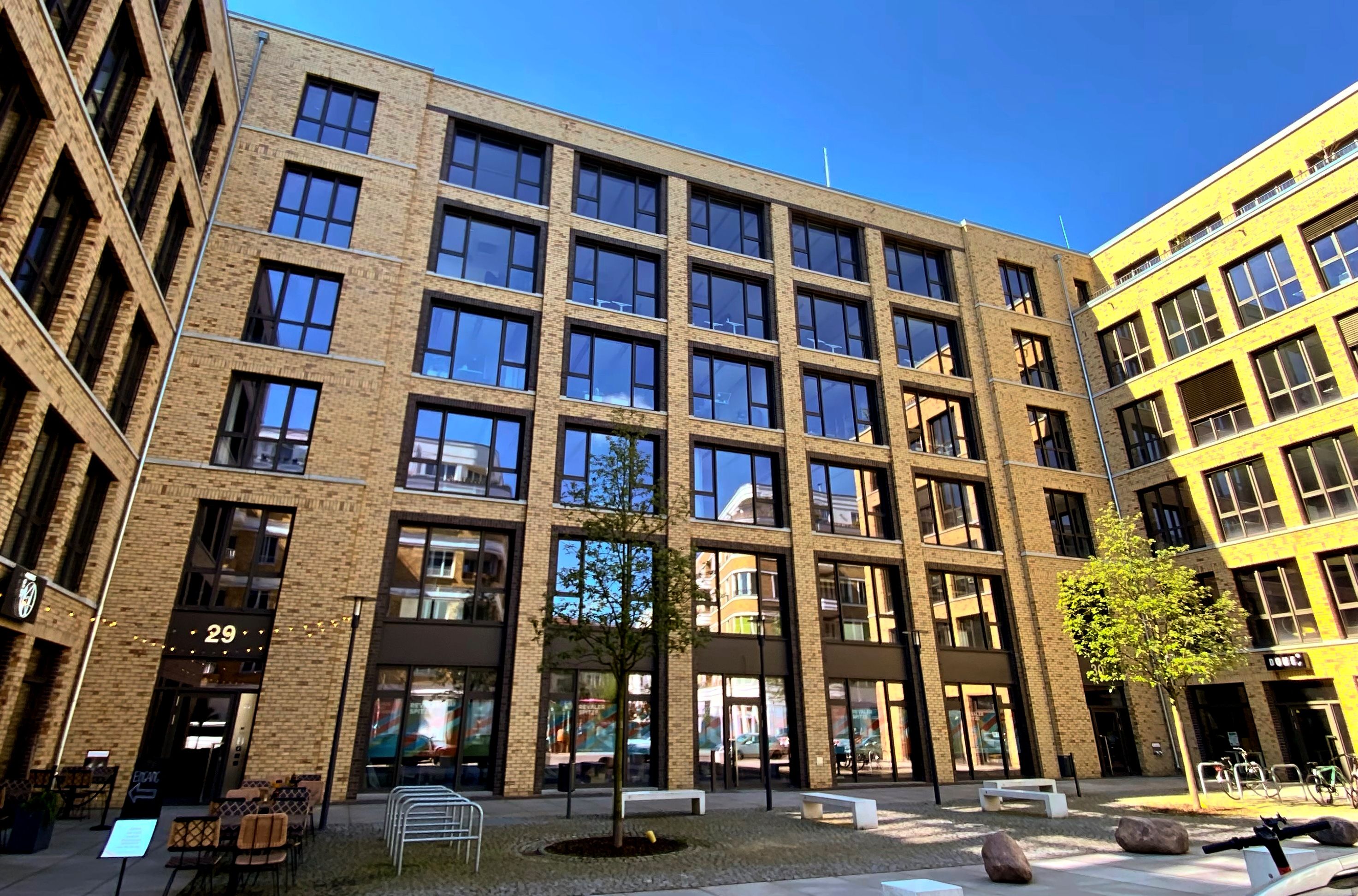 Berlin: Was hat ein Feminismus-Kongress mit politischer Bildung zu tun?